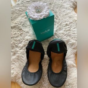 Mayte Black Tieks